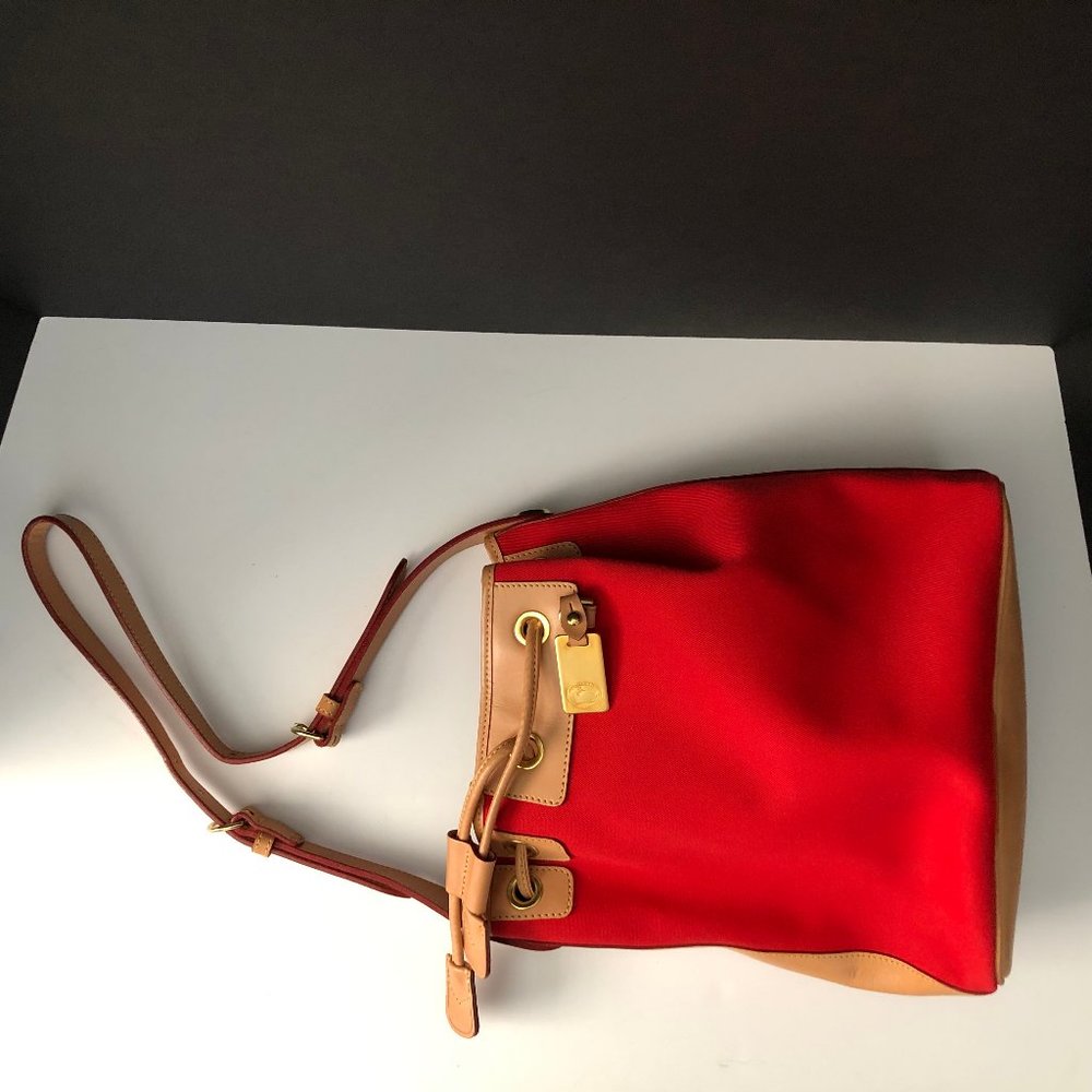 NEW Dooney & Bourke canvas duffle sak handbag - red with tan leather